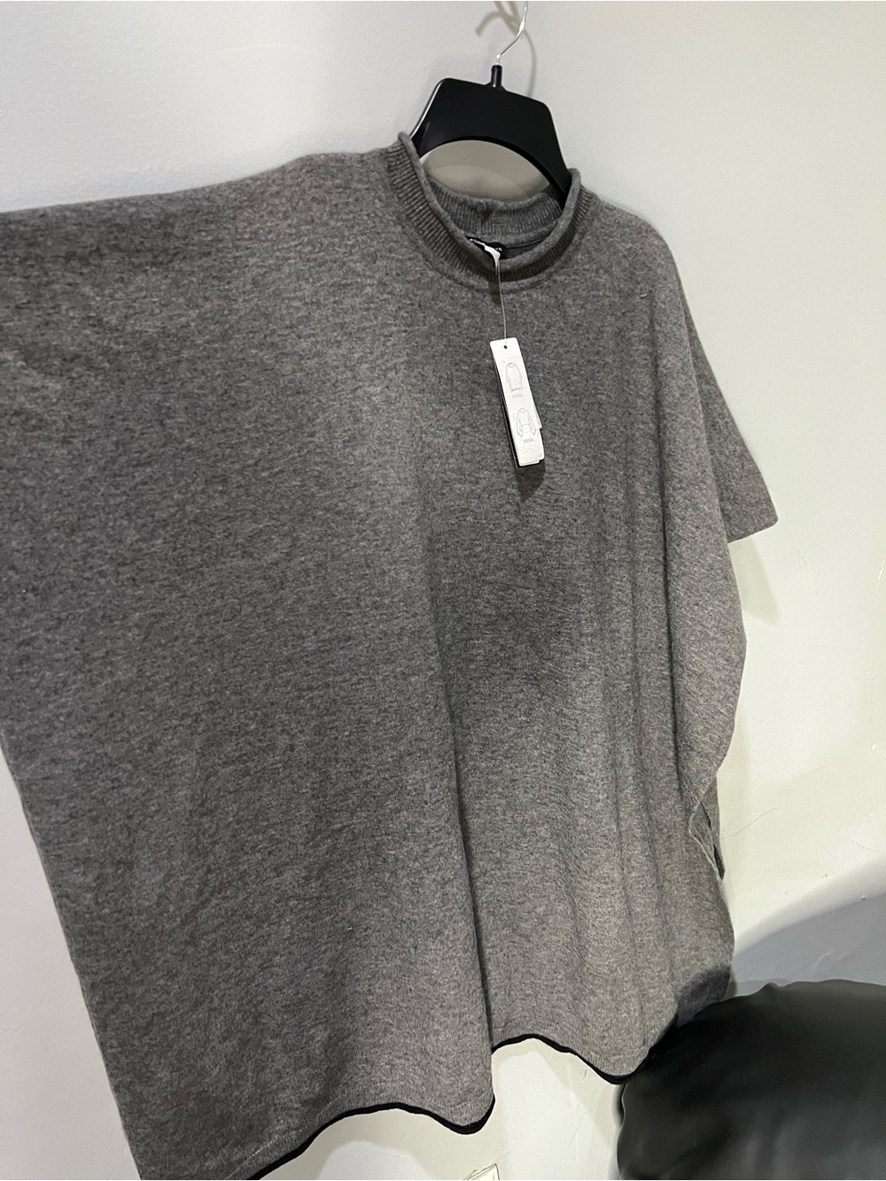 Echo 23 NEW YORK Women's Gray Short-Sleeve Poncho Sweater